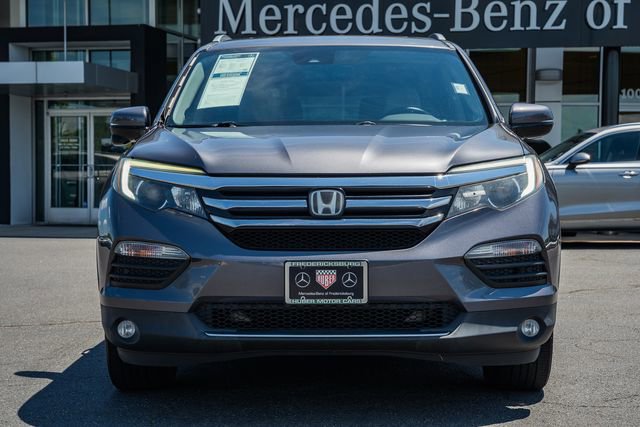 Used 2017 Honda Pilot Touring image 2