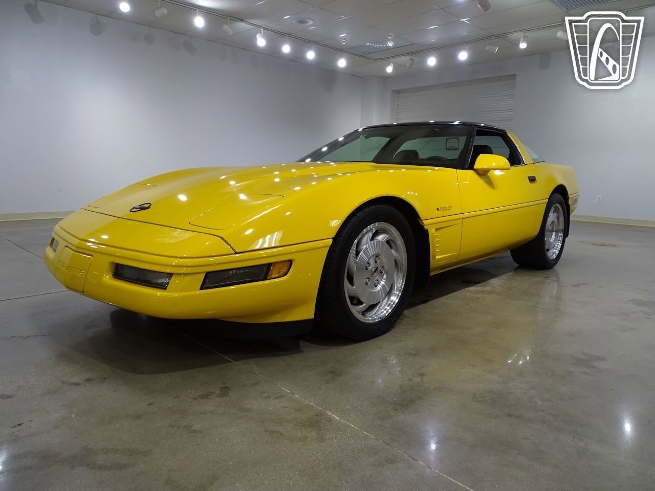 Used 1996 Chevrolet Corvette Coupe RWD image 2
