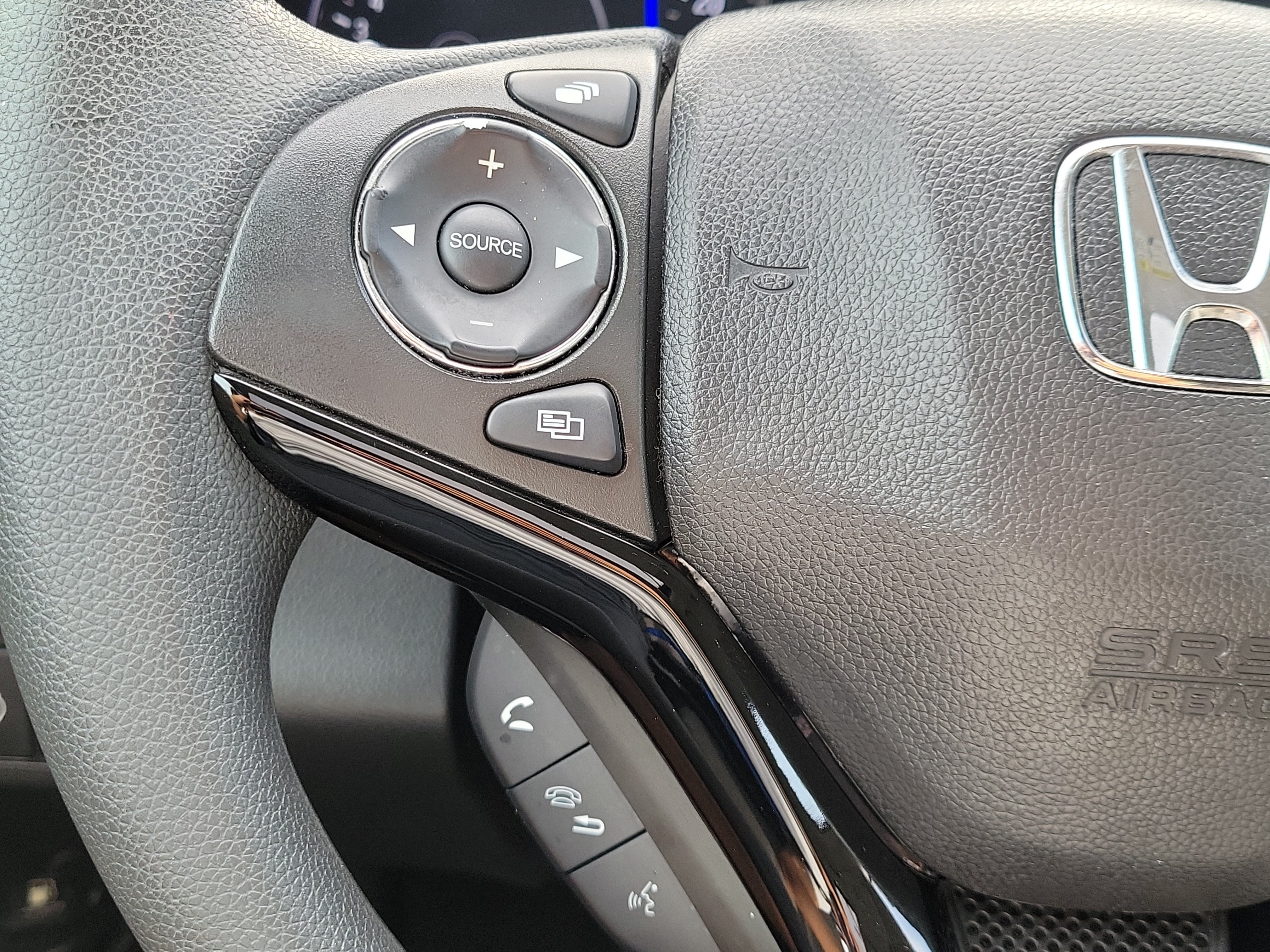 Used 2017 Honda HR-V EX image 19
