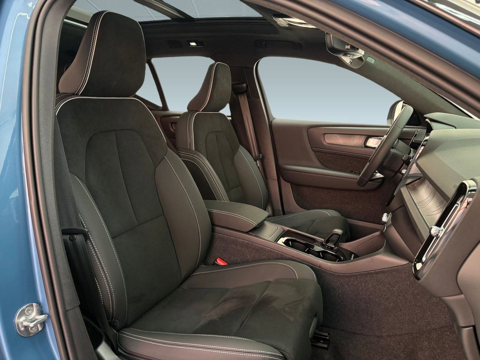 Used 2024 Volvo XC40 Recharge Ultimate w/ Protection Package Premier image 22