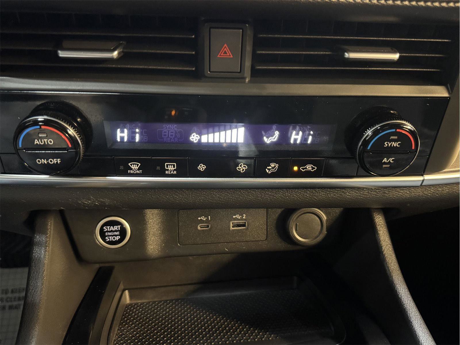 Used 2023 Nissan Rogue SV image 25