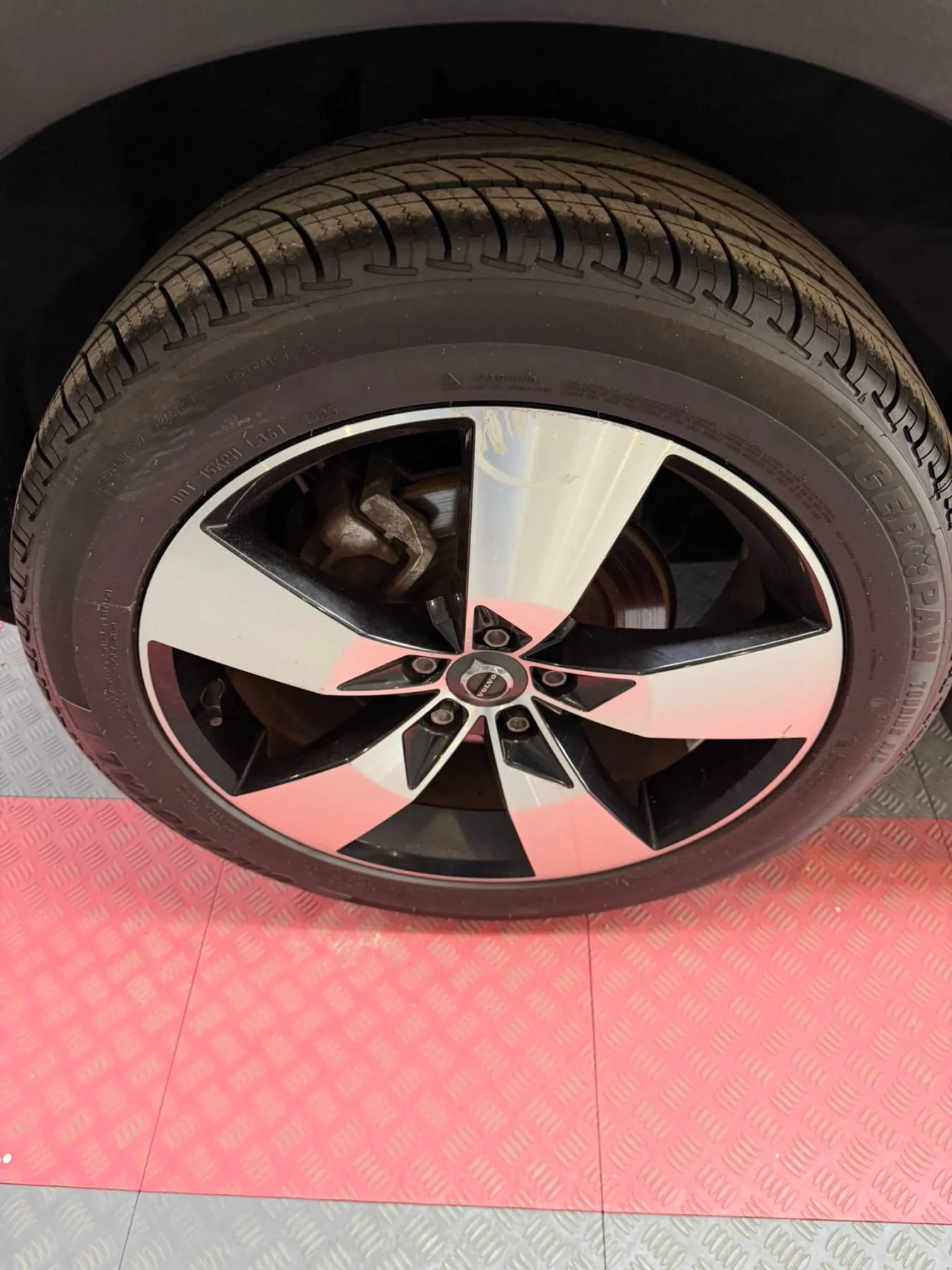 Used 2019 Volvo XC40 T5 Momentum AWD/4WD image 46