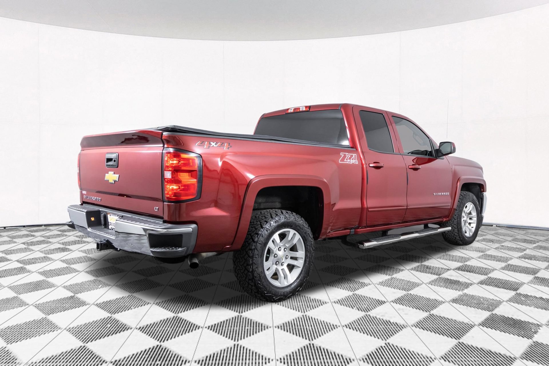 Used 2018 Chevrolet Silverado 1500 LT w/ All Star Edition AWD/4WD image 17