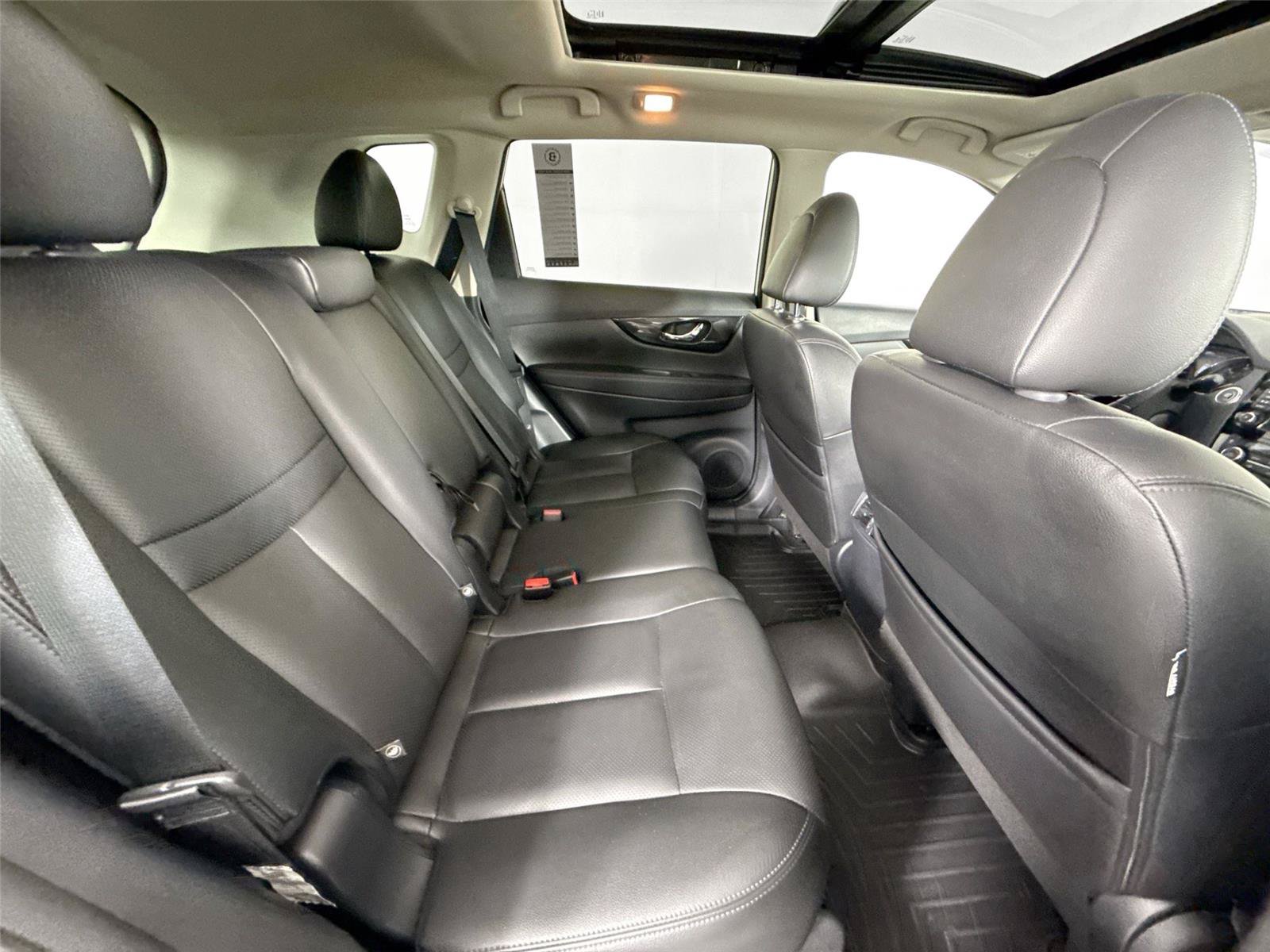 Used 2018 Nissan Rogue SL w/ Premium Package FWD image 44