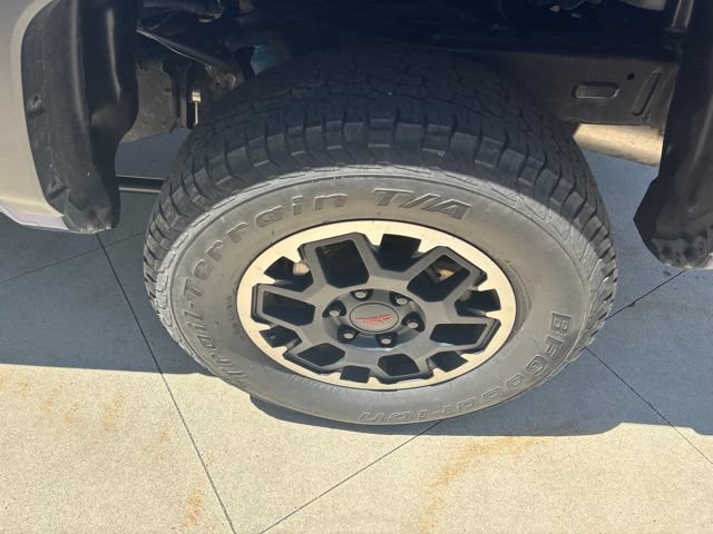 Used 2024 Toyota Tacoma TRD Off-Road AWD/4WD image 11