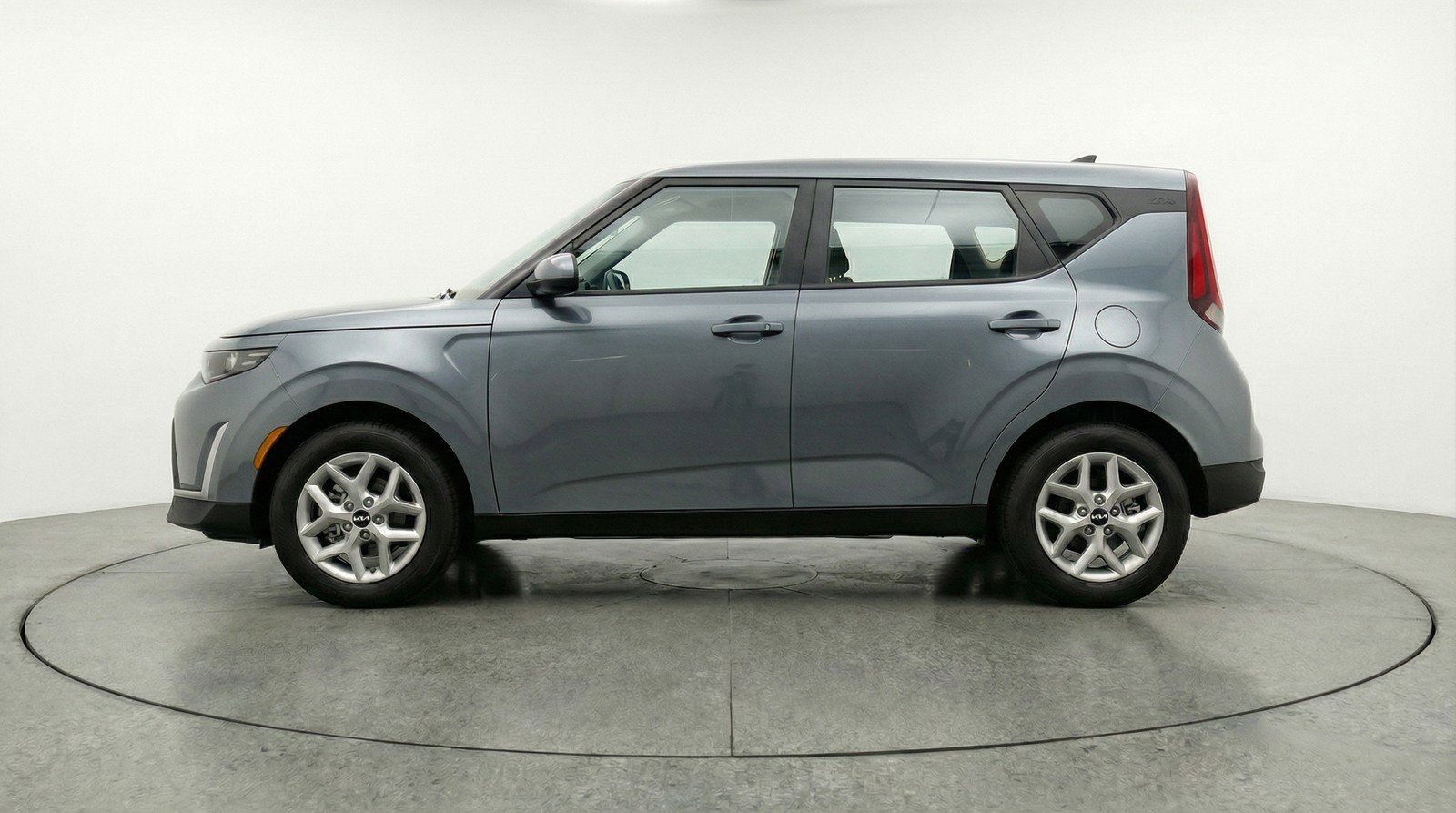 Used 2025 Kia Soul LX w/ LX Technology Package image 5