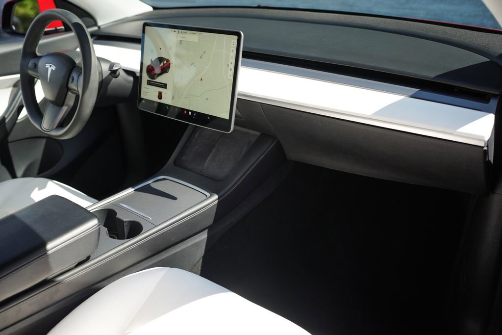 Used 2021 Tesla Model Y Long Range AWD/4WD image 19