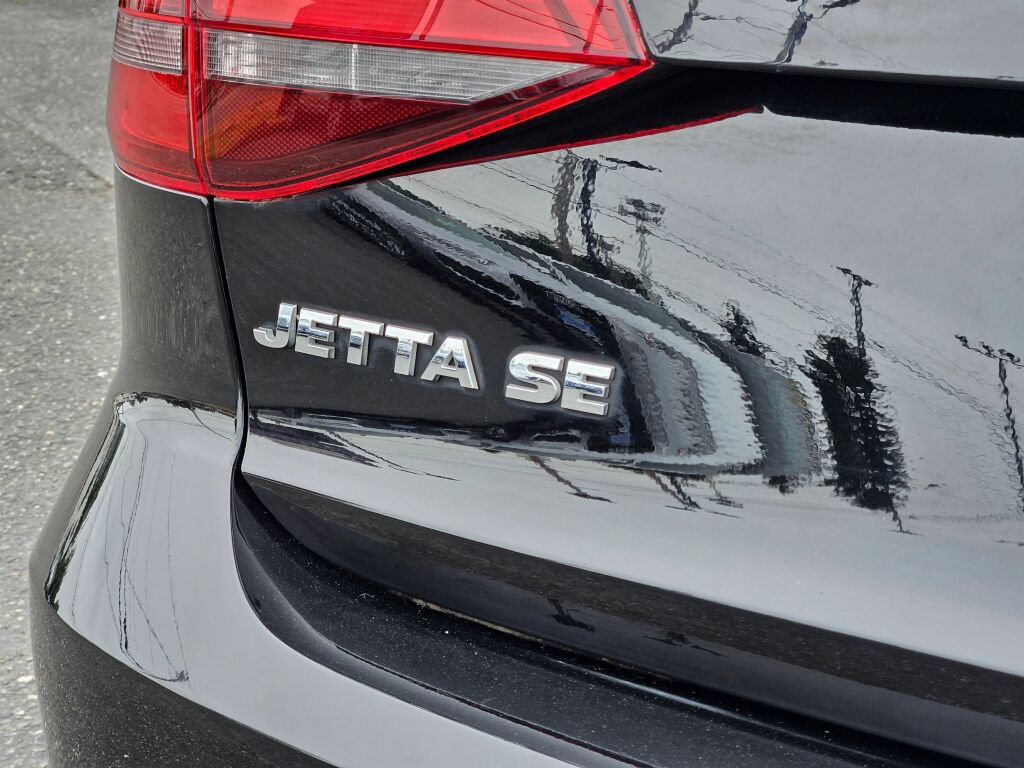 Used 2017 Volkswagen Jetta SE FWD image 9