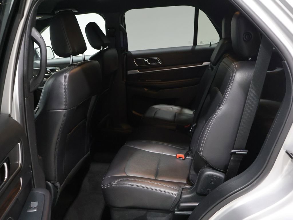 Used 2019 Ford Explorer Limited w/ Class III Trailer Tow Package image 18