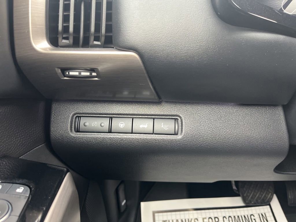 Used 2025 Nissan Pathfinder Platinum w/ Cargo Package image 57