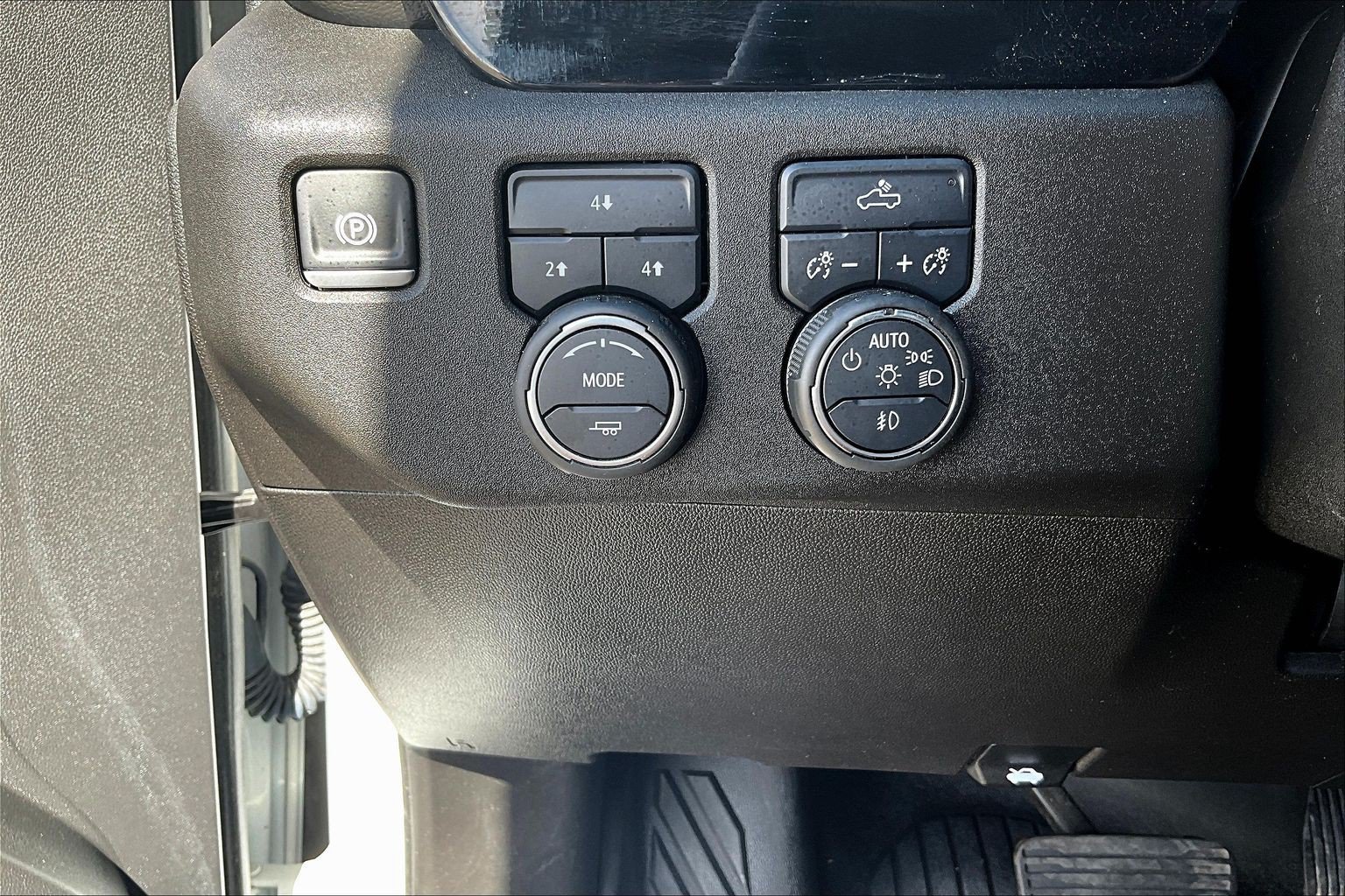 Used 2025 Chevrolet Silverado 2500 LT AWD/4WD image 18