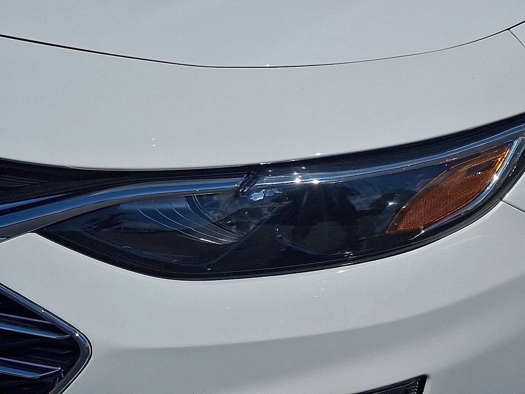 Used 2025 Chevrolet Malibu LT FWD image 9