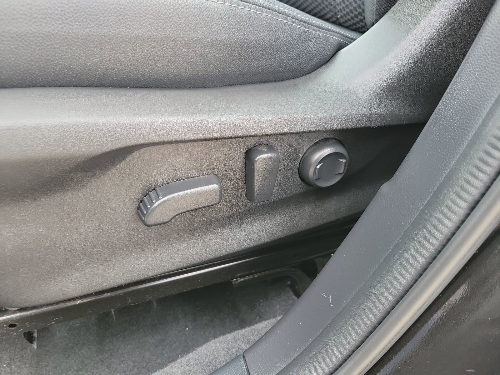 Certified 2022 Subaru Forester Premium image 15