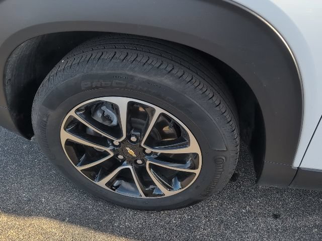 Used 2025 Chevrolet TrailBlazer LT w/ LT Cold Weather Package FWD image 14