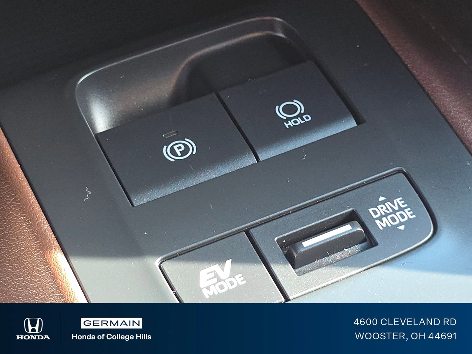 Used 2024 Toyota Venza XLE AWD/4WD image 29