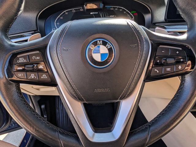 Used 2023 BMW 530e w/ Premium Package RWD image 19