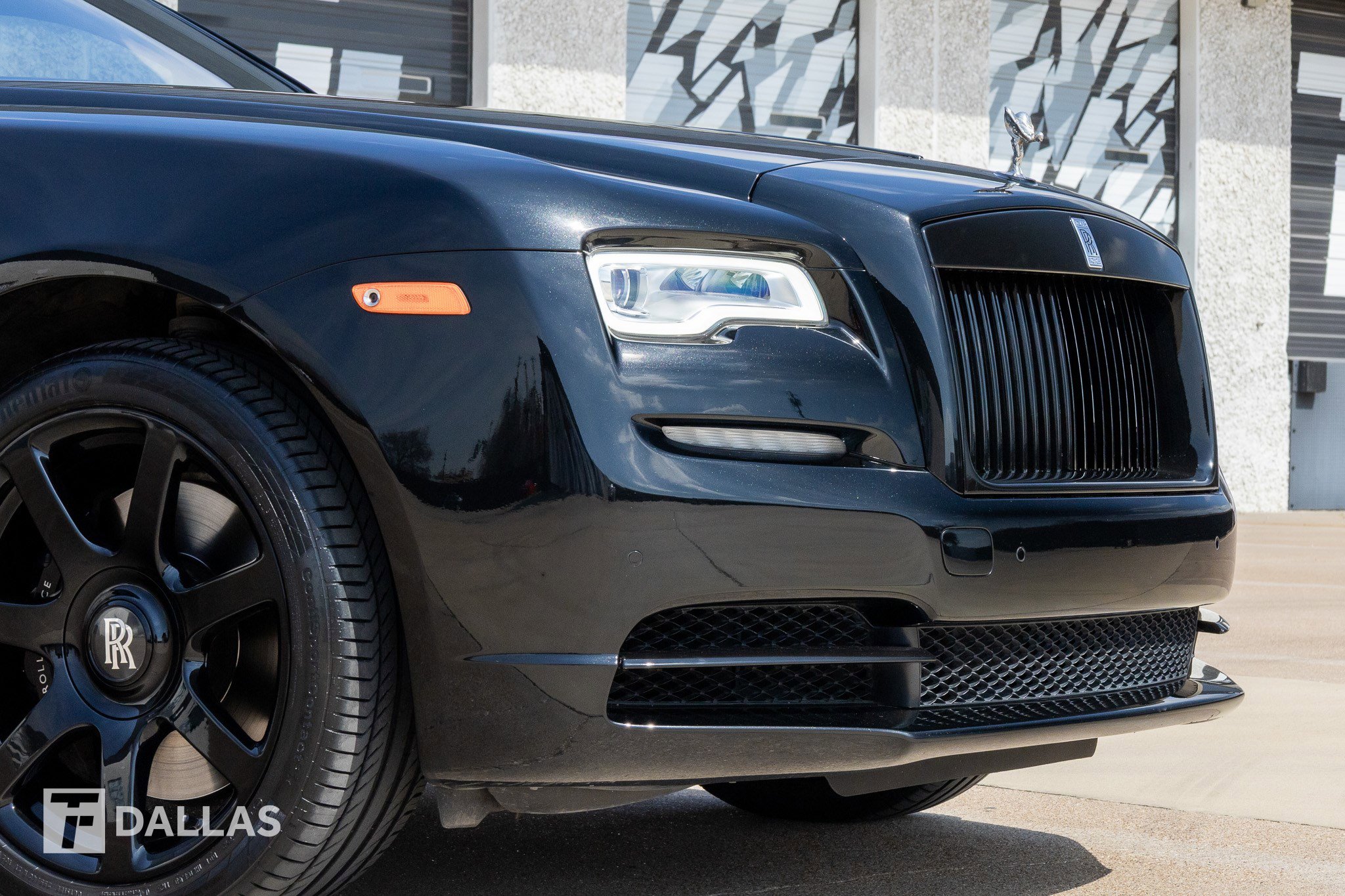 Used 2017 Rolls-Royce Wraith RWD image 2