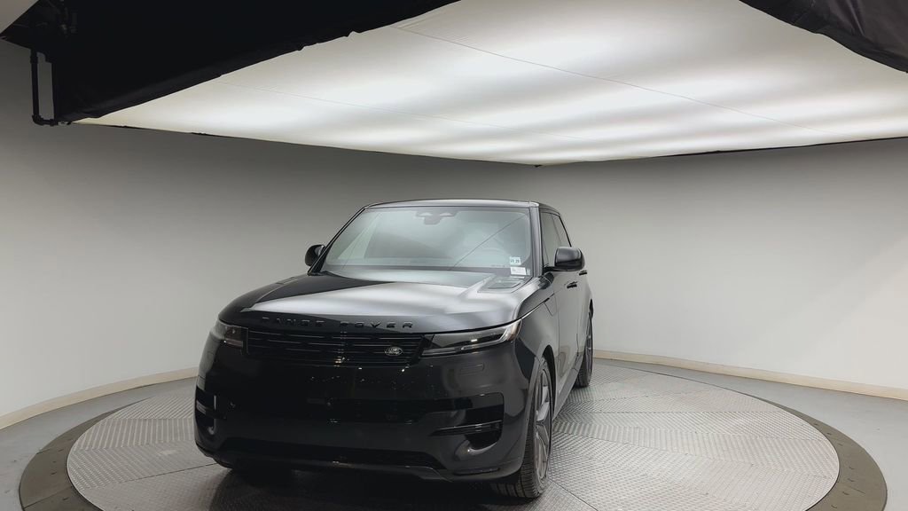 Used 2025 Land Rover Range Rover Sport SE image 7