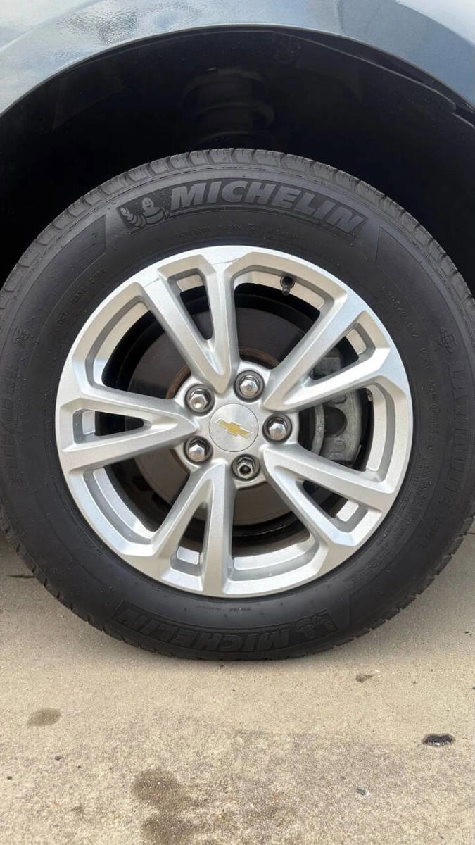 Used 2017 Chevrolet Equinox LT w/ Convenience Package image 17