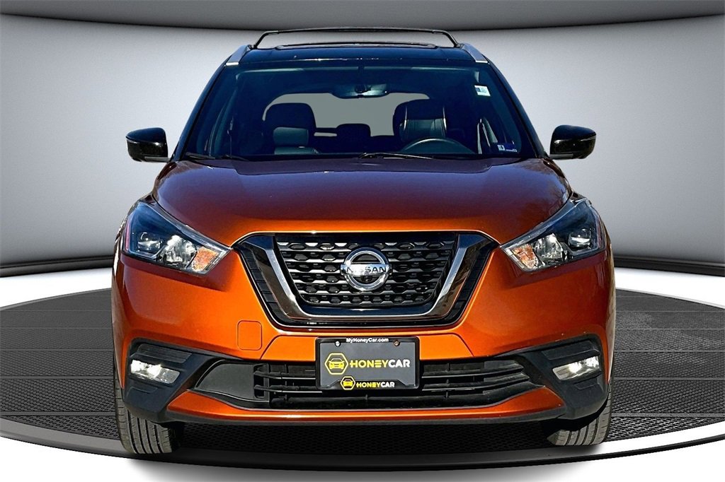 Used 2019 Nissan Kicks SR w/ SR Premium Package image 2