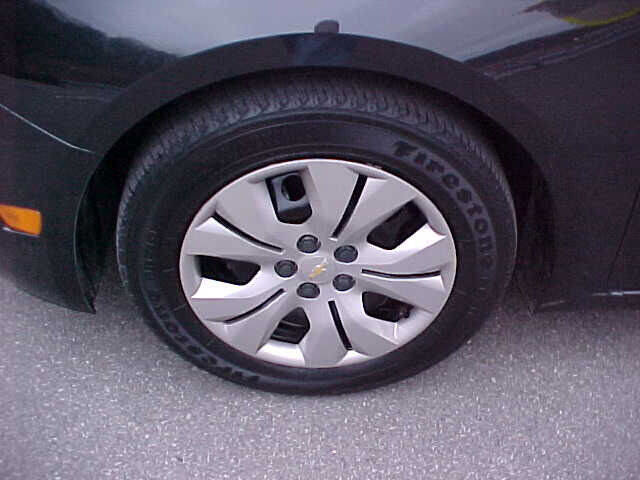 Used 2015 Chevrolet Cruze LS image 4