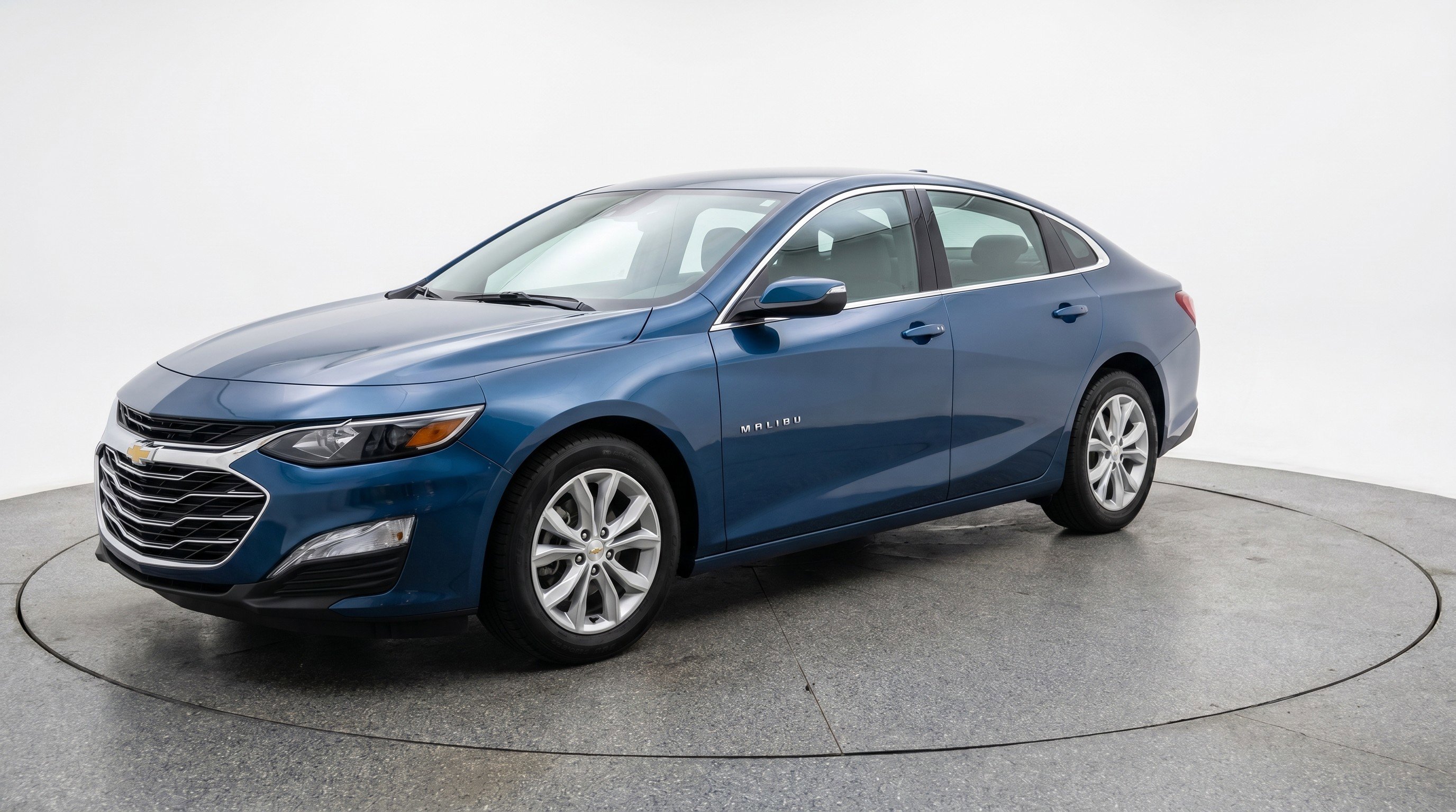 Used 2024 Chevrolet Malibu LT FWD image 3