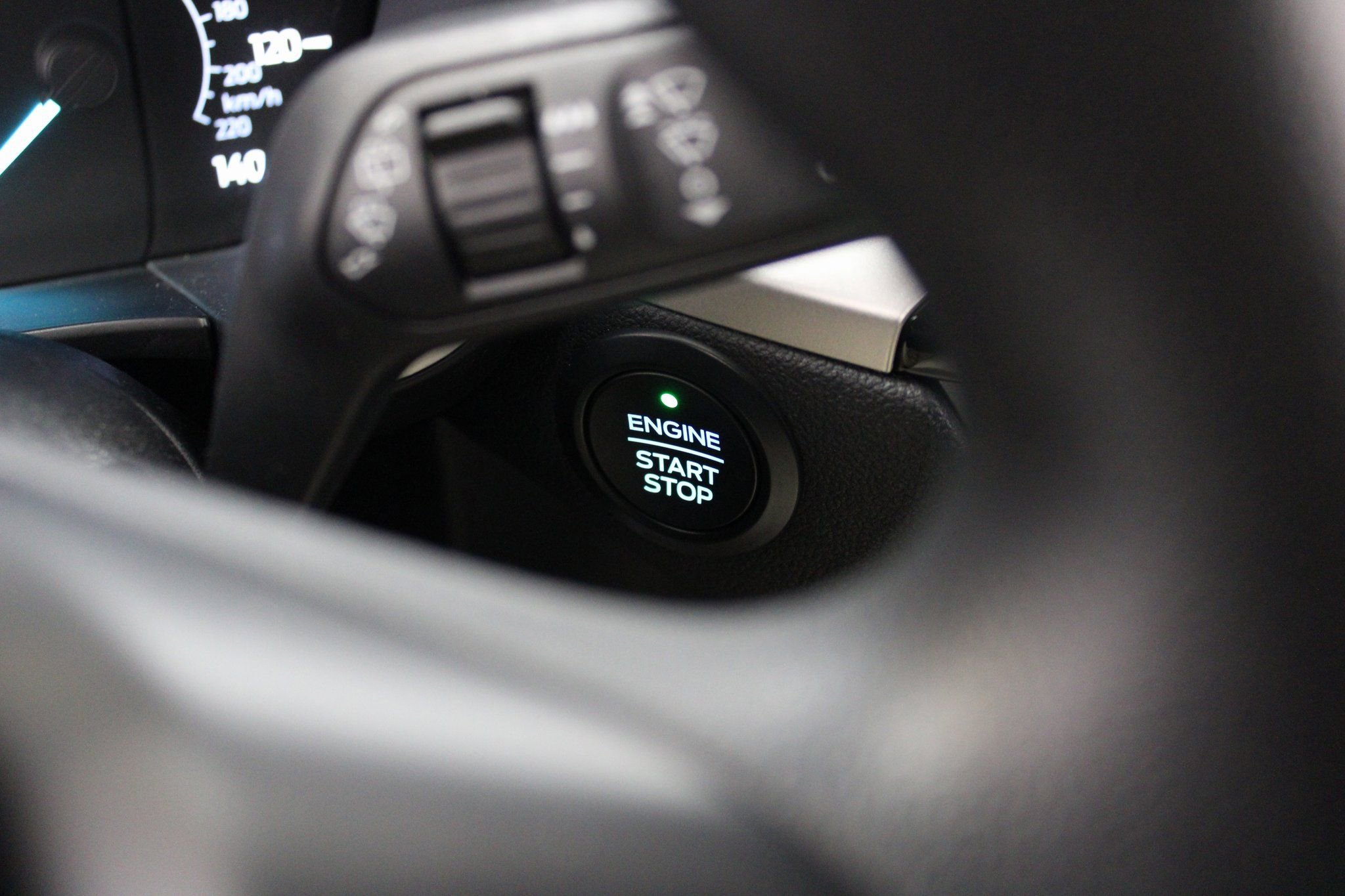 Used 2020 Ford Escape SE image 34