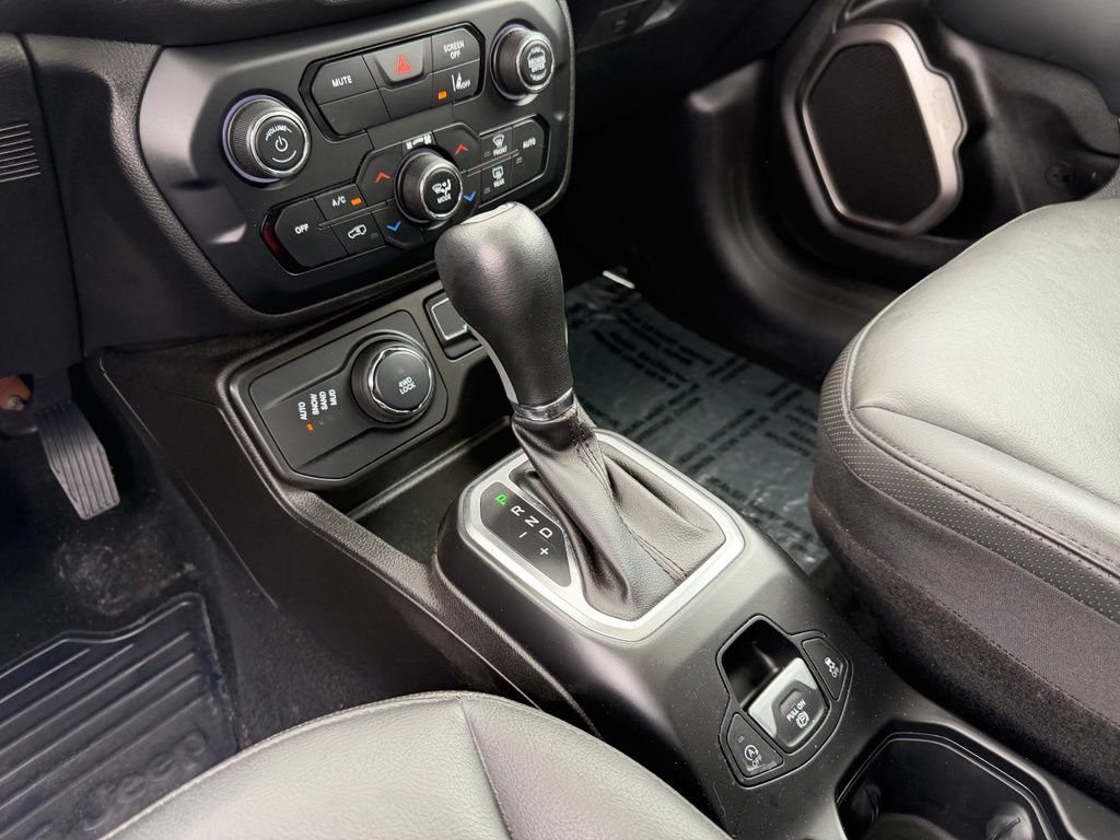 Used 2023 Jeep Renegade Limited w/ Sun/Sound Group AWD/4WD image 19