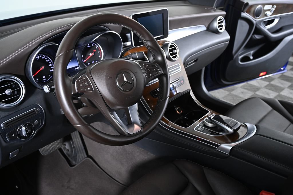 Used 2017 Mercedes-Benz GLC 300 4MATIC image 10