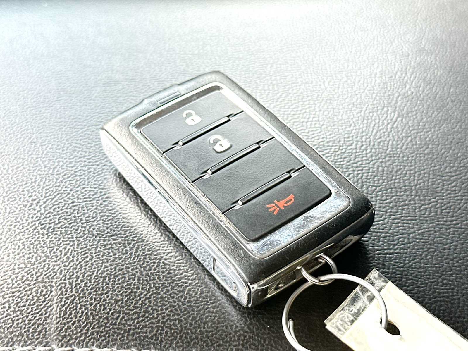 Used 2024 Jeep Grand Cherokee Laredo AWD/4WD image 29