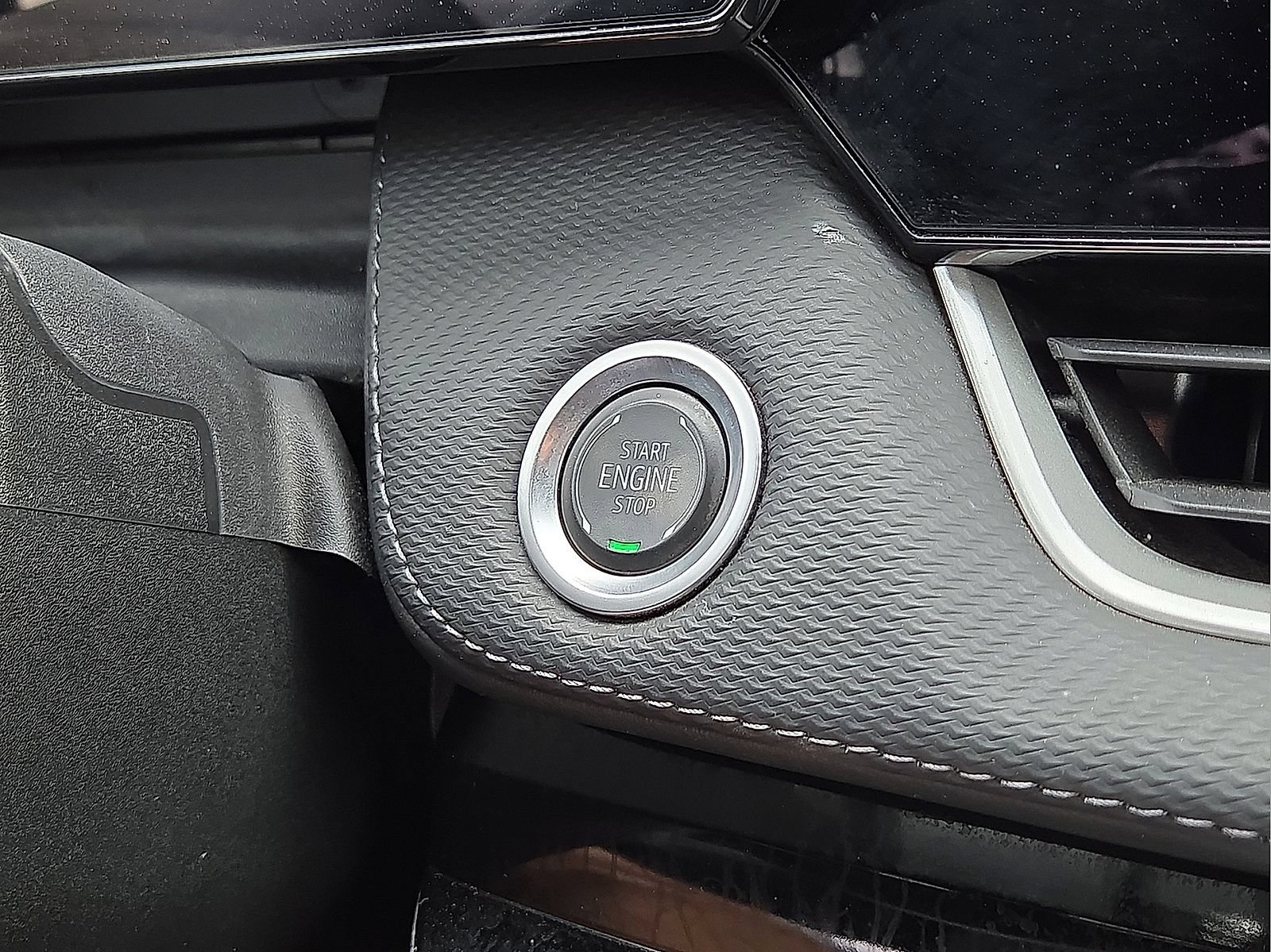 Used 2025 Chevrolet Equinox LT AWD/4WD image 30