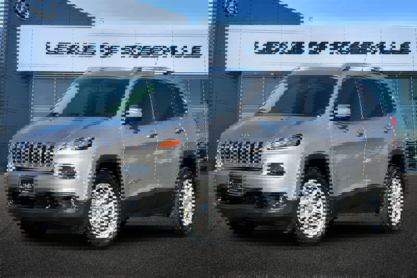 Used 2018 Jeep Cherokee Latitude w/ Safety Group