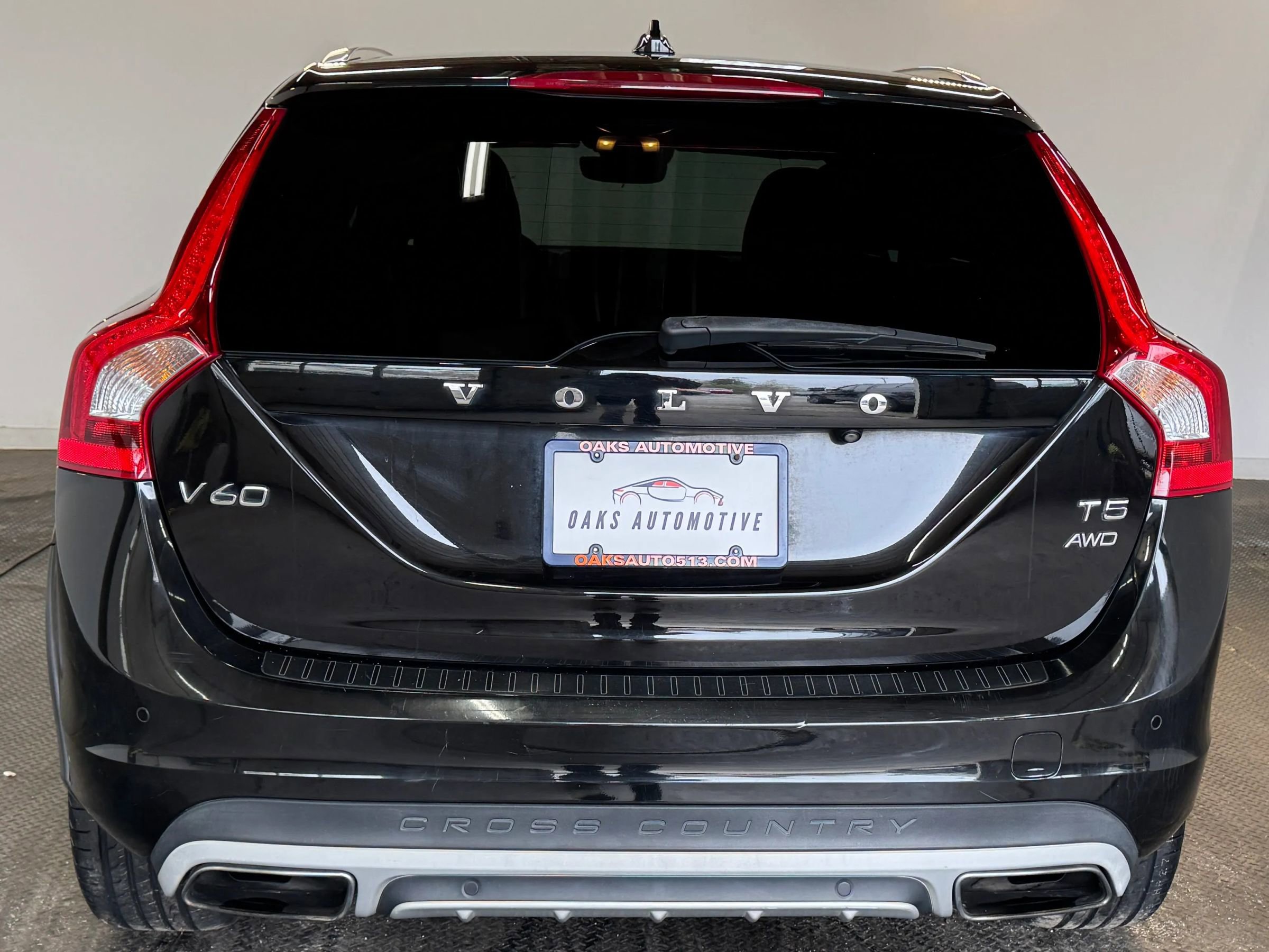 Used 2017 Volvo V60 T5 Cross Country w/ Convenience Package AWD/4WD image 6