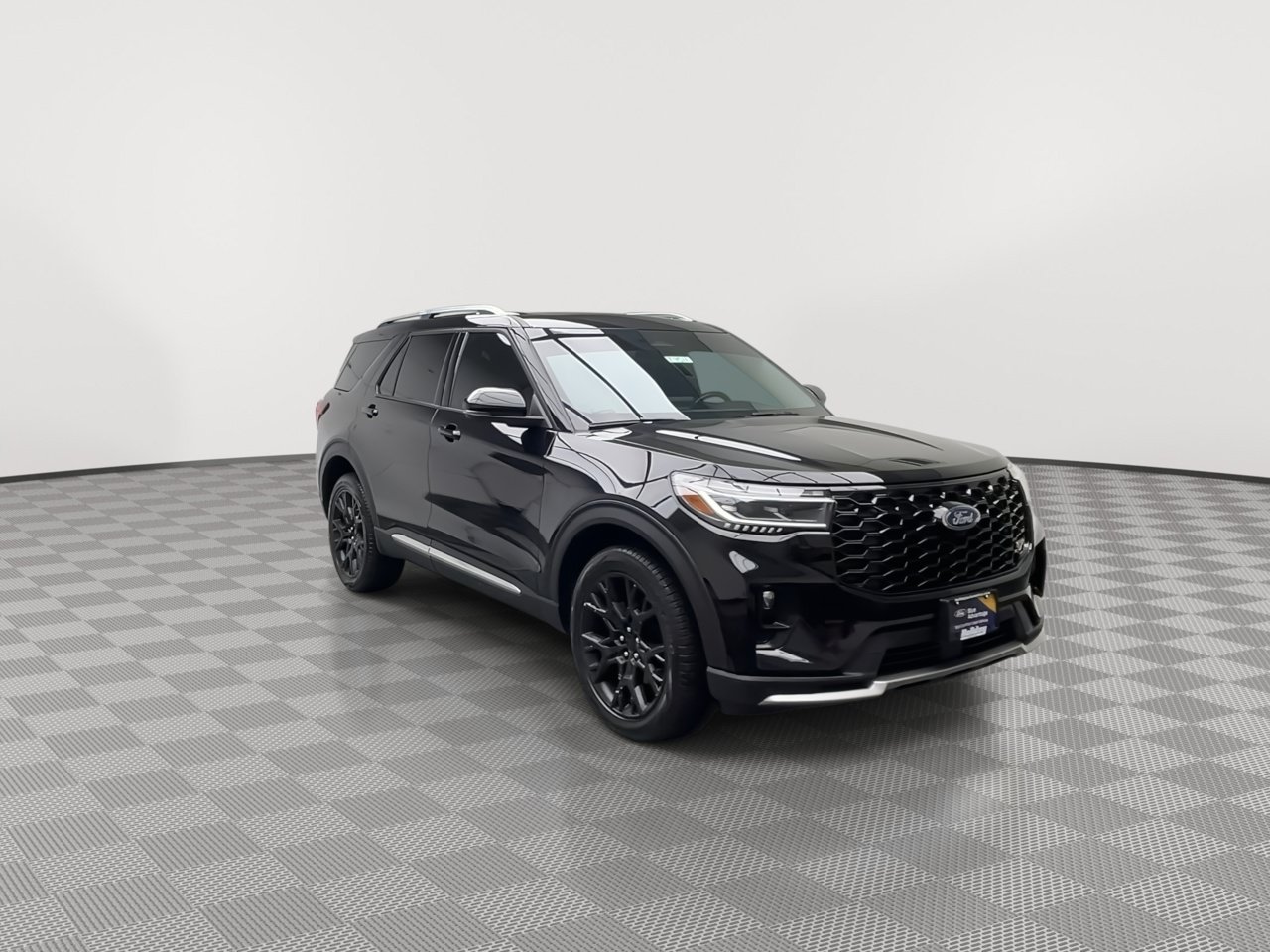 Certified 2025 Ford Explorer Platinum w/ Ultimate Package AWD/4WD image 40
