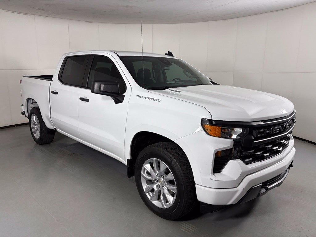 Used 2024 Chevrolet Silverado 1500 Custom RWD image 2