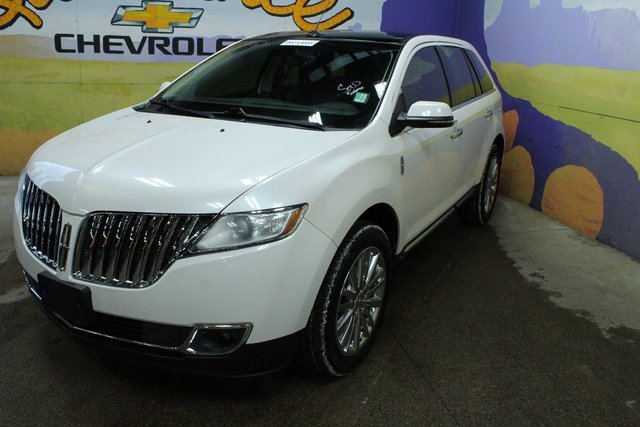 Used 2015 Lincoln MKX Base 4D Sport Utility w/ Equipment Group 101A image 4