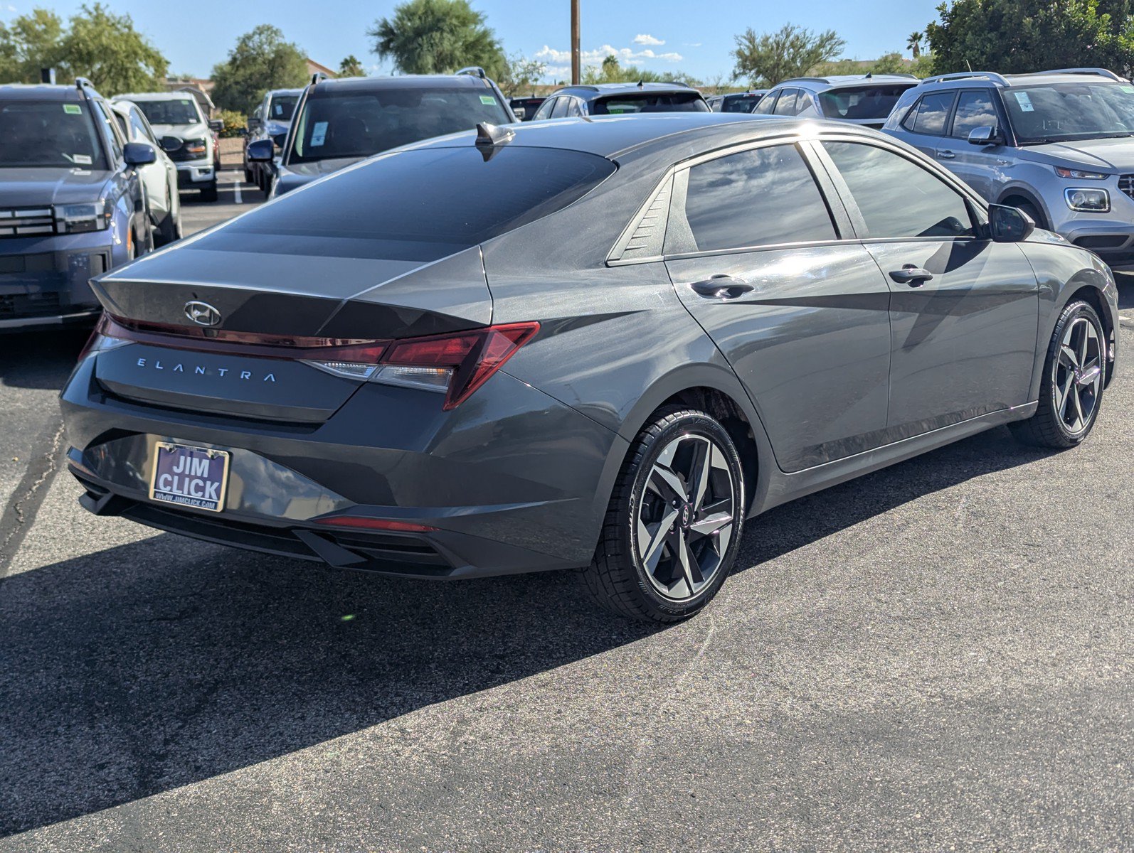 Used 2023 Hyundai Elantra SEL w/ Convenience Package FWD image 2