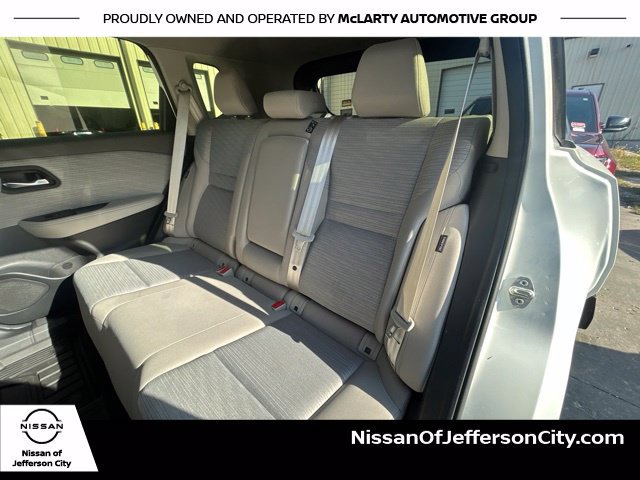 Used 2023 Nissan Rogue SV AWD/4WD image 12