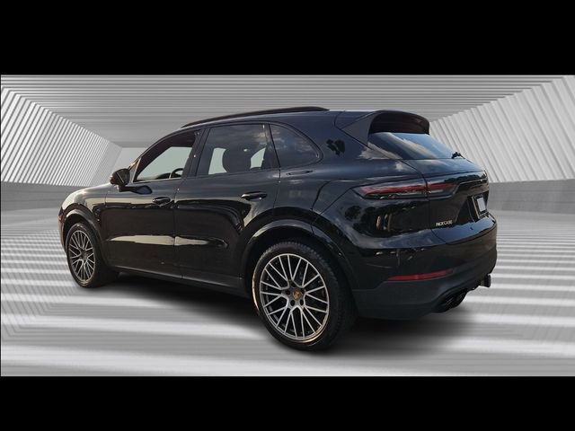 Used 2023 Porsche Cayenne Platinum Edition image 7