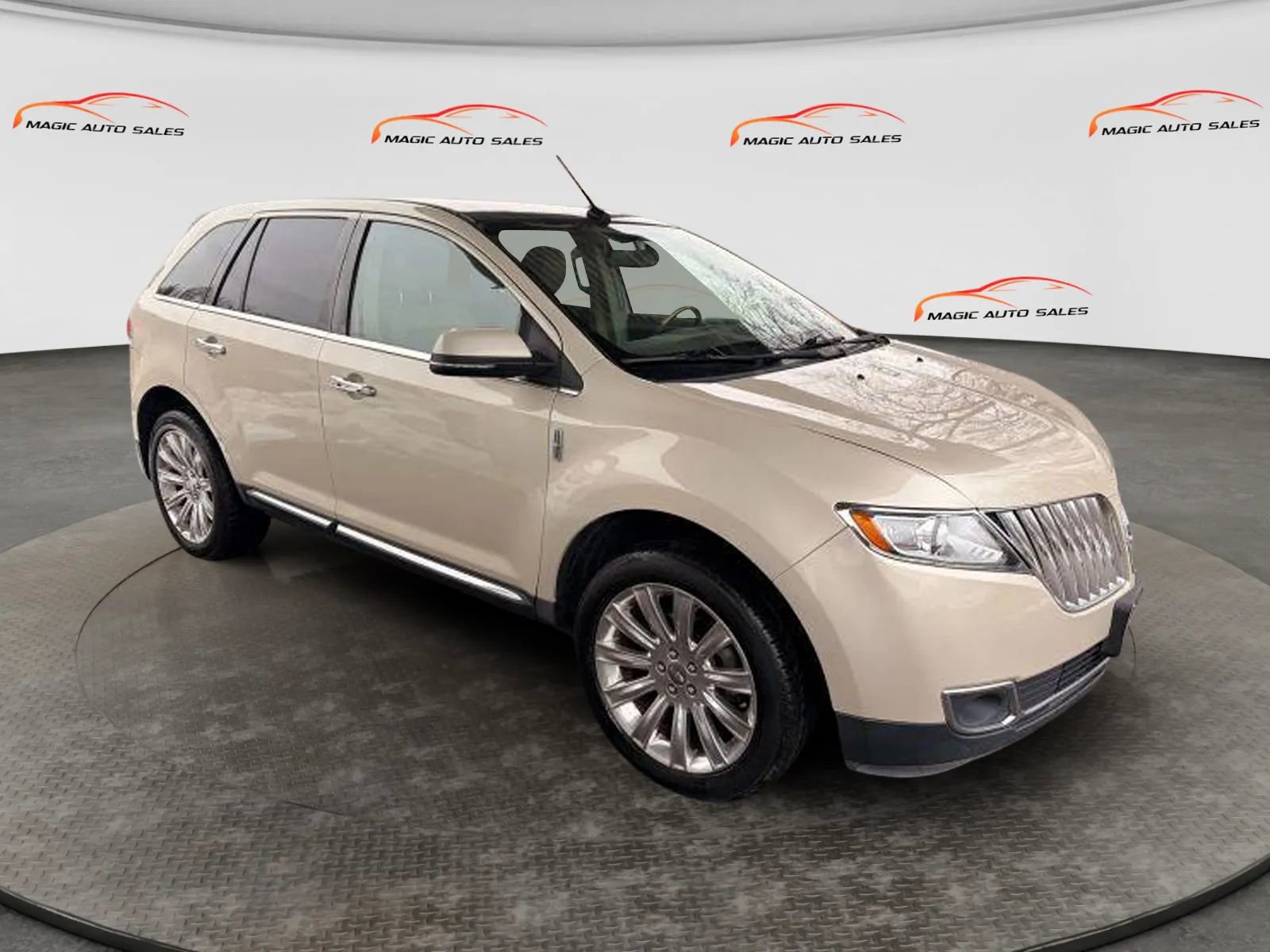 Used 2014 Lincoln MKX AWD w/ Equipment Group 102A image 5
