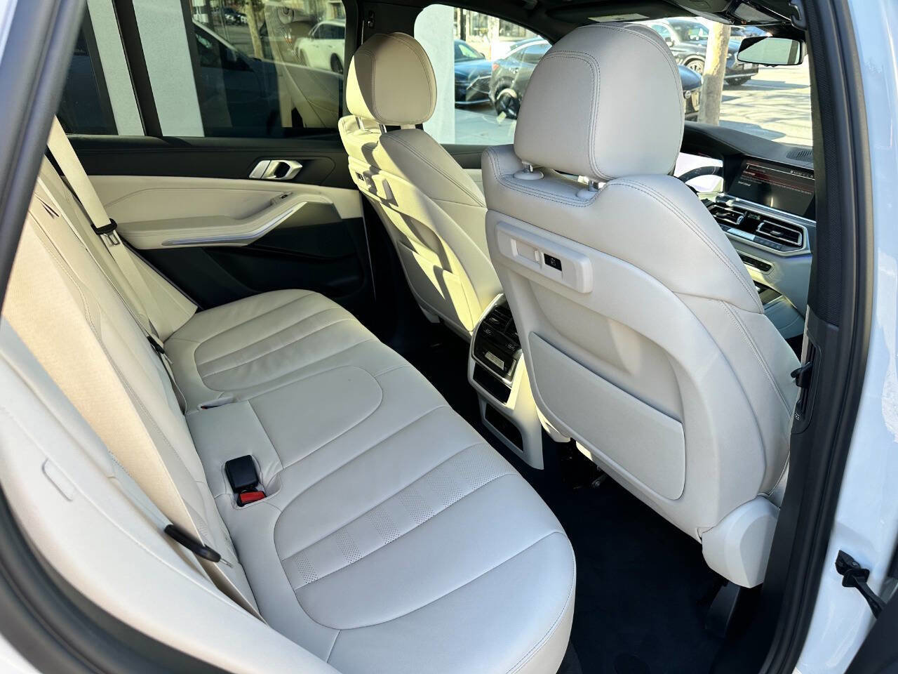 Used 2022 BMW X5 sDrive40i w/ M Sport Package image 29