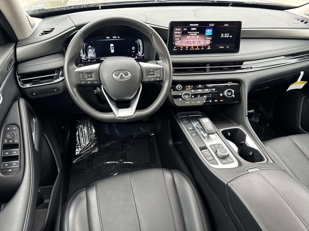 Certified 2025 INFINITI QX60 Luxe image 8