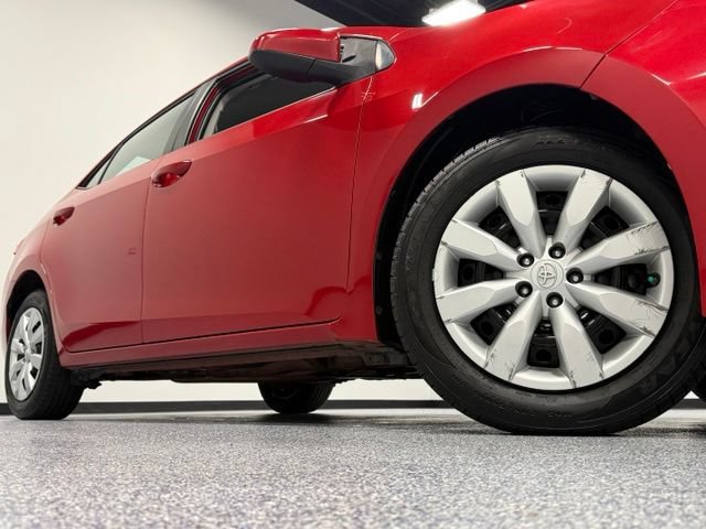 Used 2016 Toyota Corolla LE FWD image 3