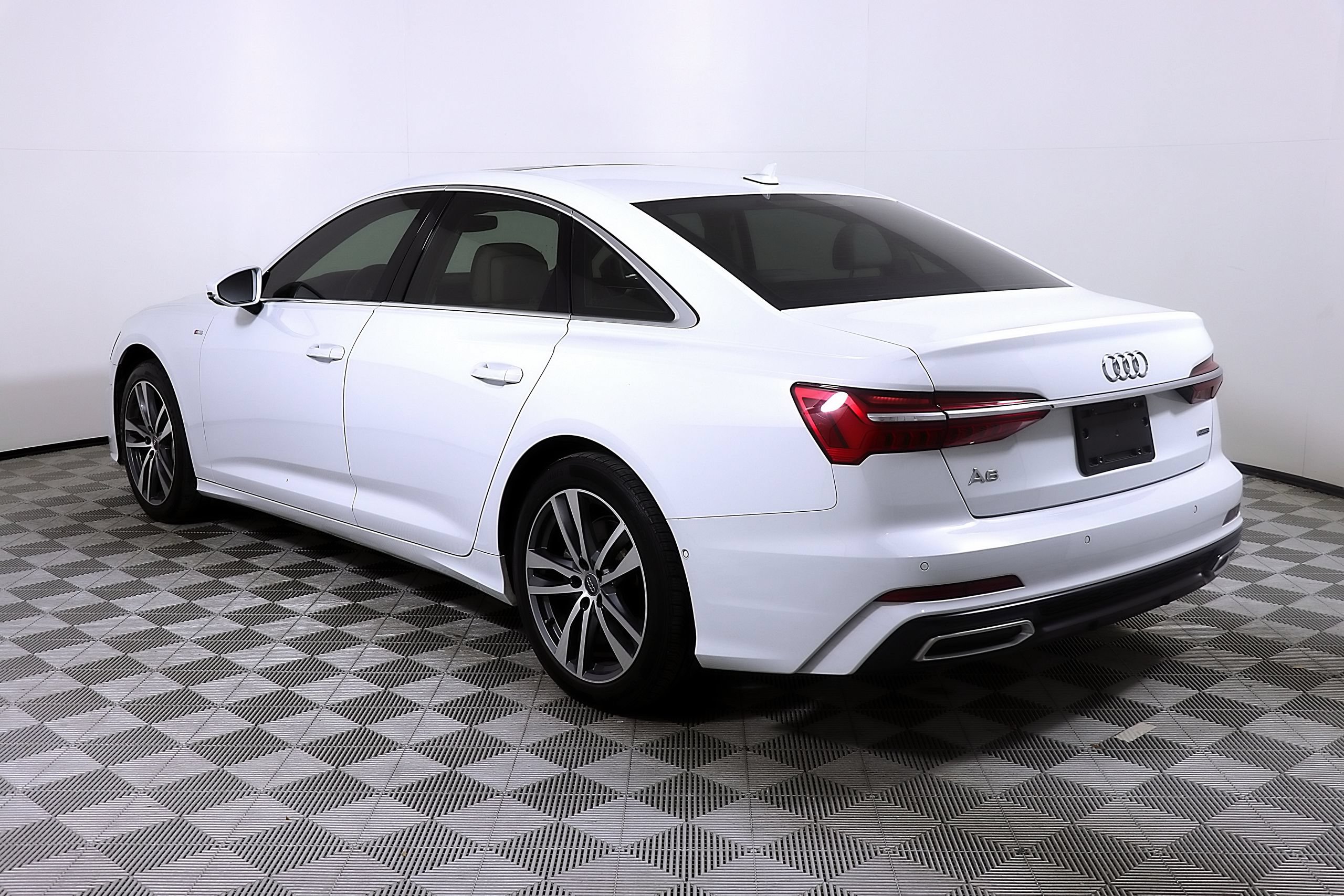 Used 2019 Audi A6 3.0T Premium Plus w/ Premium Plus Package AWD/4WD image 9