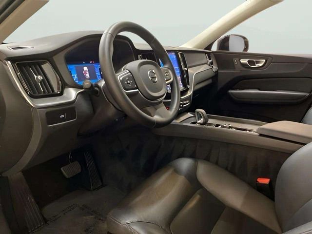 Used 2025 Volvo XC60 B5 Core AWD/4WD image 19