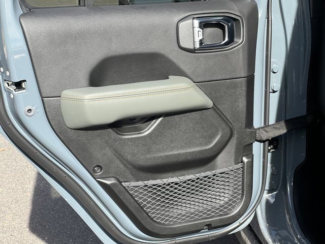 New 2026 Jeep Gladiator Mojave w/ Steel Bumper Group AWD/4WD image 15