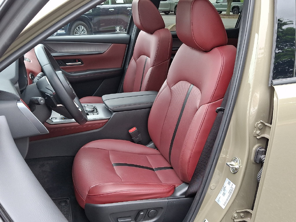 Used 2025 MAZDA CX-70 Plug-In Hybrid w/ Premium Plus AWD/4WD image 15