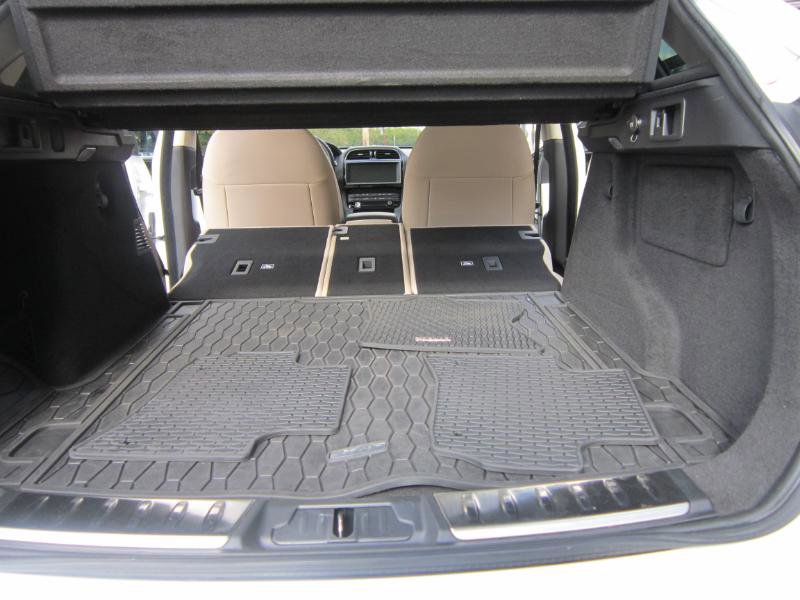 Used 2019 Jaguar F-PACE Premium image 37