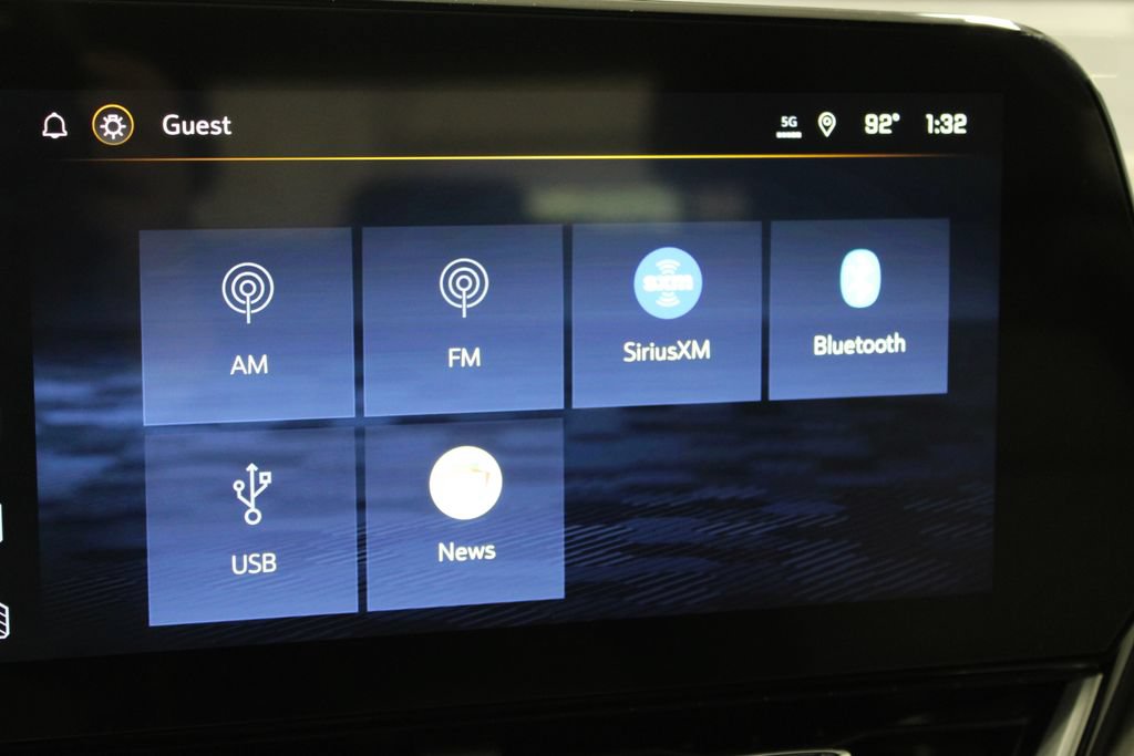 New 2026 Chevrolet Equinox LT w/ Convenience Package II FWD image 44