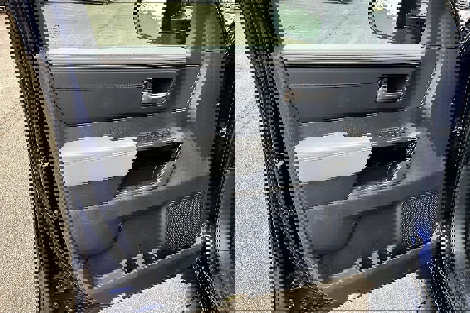 Used 2025 Toyota Tundra Limited image 21